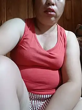 -Yeyi- stripchat live cam model