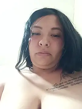 Cherry-kisse stripchat live cam model