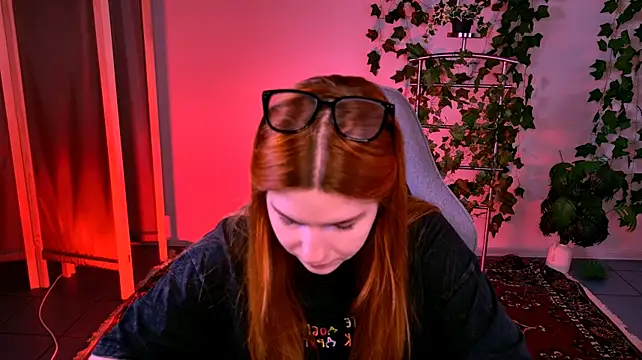 AliceCUNTach stripchat live cam model