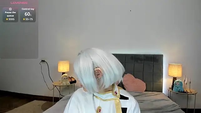 DellaRows stripchat live cam model