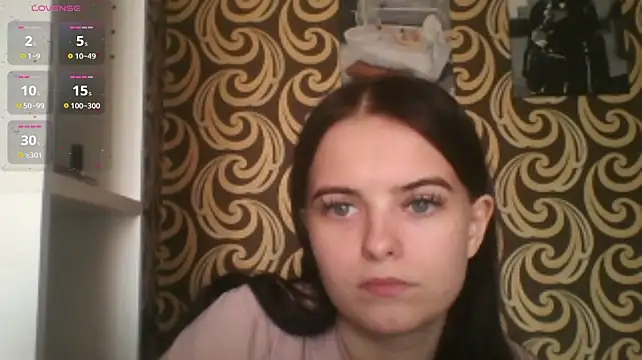 KikiAmino stripchat live cam model