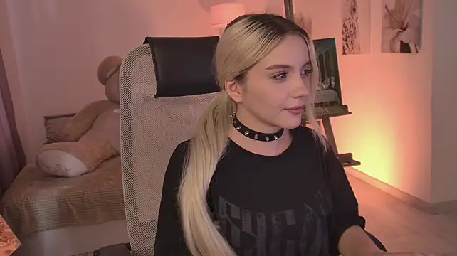 AuroraWrenfield stripchat live cam model