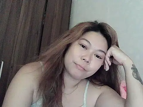 Evaness15 stripchat live cam model