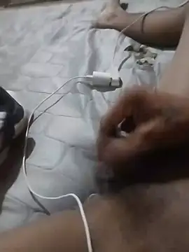 T0N112 stripchat live cam model