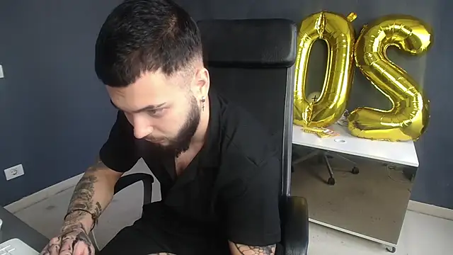 OscarWillss stripchat live cam model