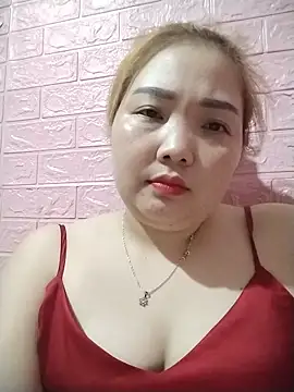 Tindraa1 stripchat live cam model