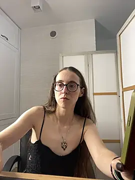 MartiniiSelenna stripchat live cam model