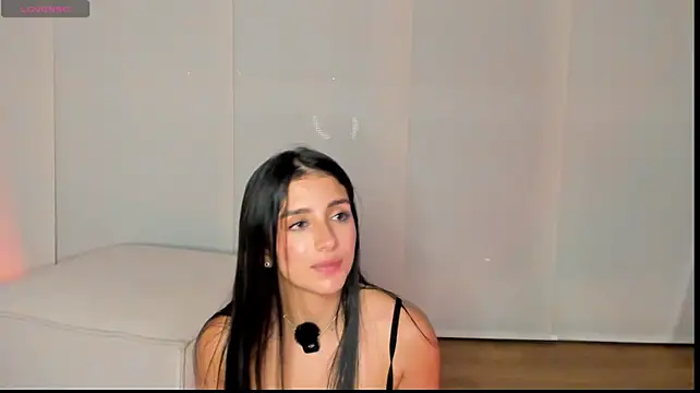 Vahl_- stripchat live cam model