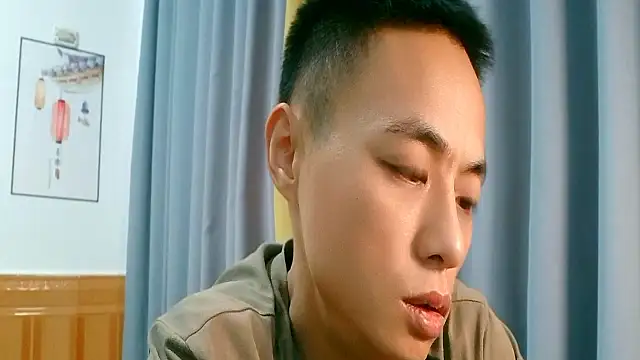 UpeLark stripchat live cam model