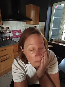 zelda252 stripchat live cam model