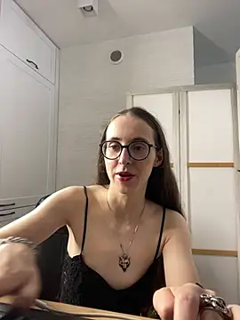 MartiniiSelenna stripchat live cam model