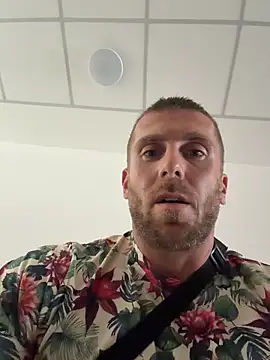 Johnytrain stripchat live cam model