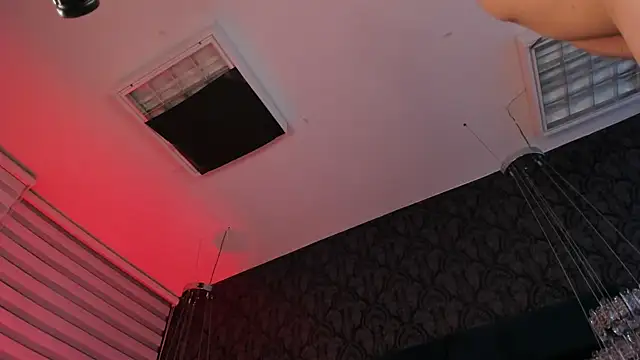 TaylerWhite stripchat live cam model