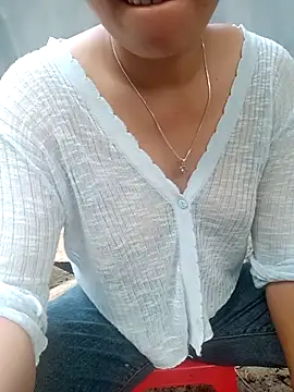 Ama-ra stripchat live cam model
