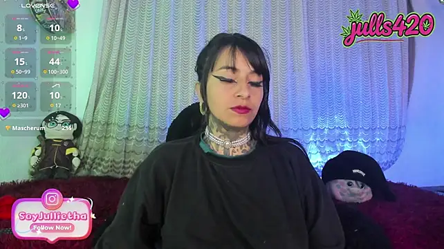 Julls420_ stripchat live cam model