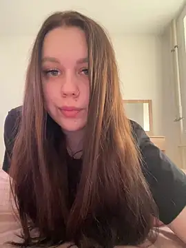Marylallka5 stripchat live cam model