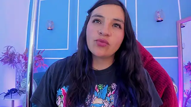 TaraTaylorr stripchat live cam model