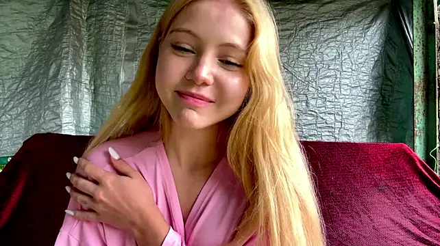 AlberthaBudd stripchat live cam model