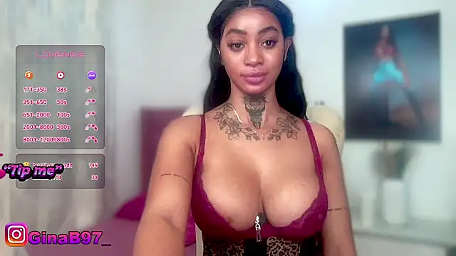 GinnaBolton stripchat live cam model