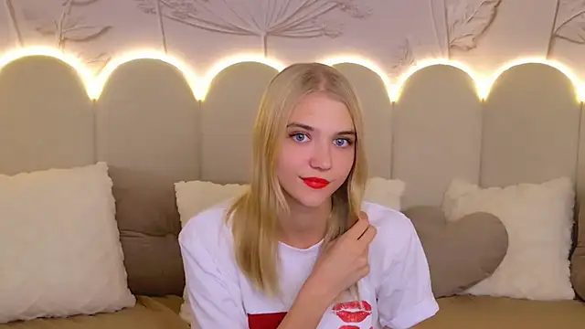 4example_Chloe stripchat live cam model