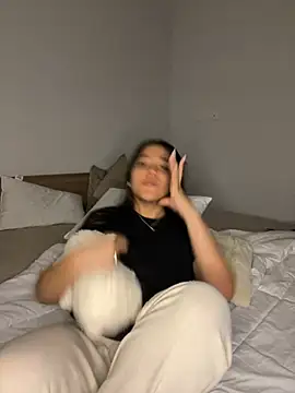 Nhefertary stripchat live cam model