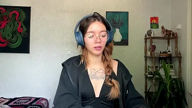 meowskyy stripchat live cam model