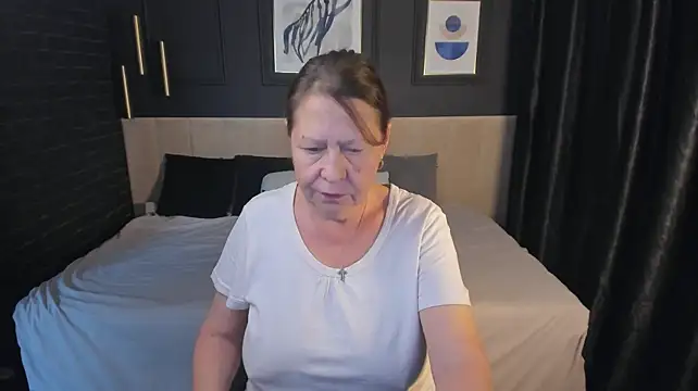 LindaPassionate stripchat live cam model