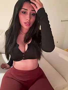 sweetAli_ stripchat live cam model