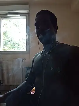 ti_thug stripchat live cam model