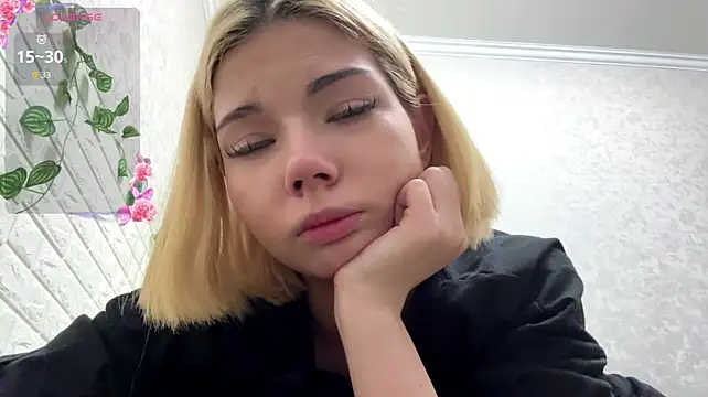 VersieWoodal stripchat live cam model