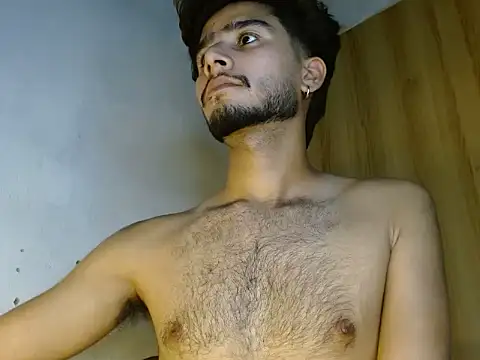 CoralN stripchat live cam model