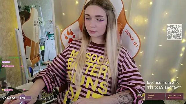 lucysussy stripchat live cam model