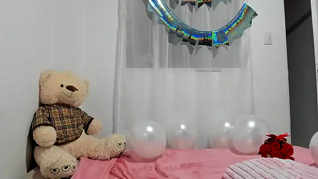 Lucyboom stripchat live cam model