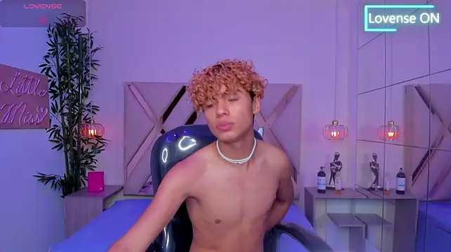 Anyelo_Twink stripchat live cam model