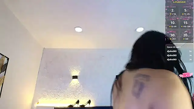 Melannyy__ stripchat live cam model