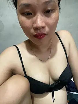 min2002a stripchat live cam model