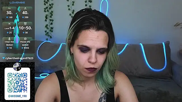 LiraBella stripchat live cam model
