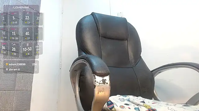 MykeCastle stripchat live cam model