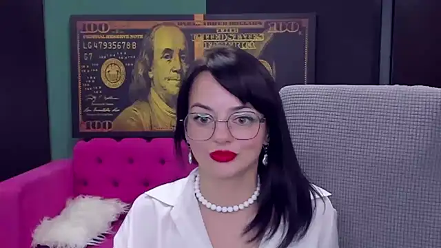 BellaRowan stripchat live cam model