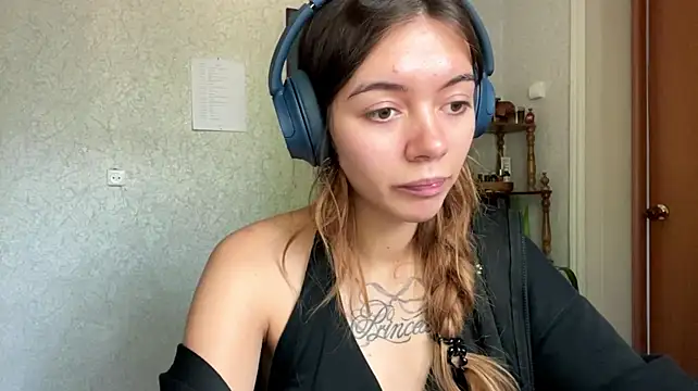 meowskyy stripchat live cam model