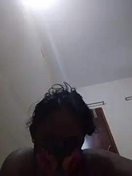 Parul_diyara stripchat live cam model