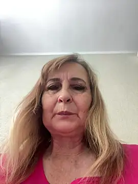 Irina2909@xh stripchat live cam model