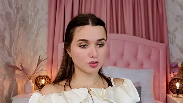 JulietteHembers stripchat live cam model