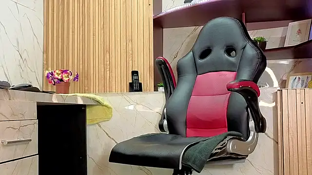 MissEscarleth stripchat live cam model