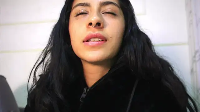 Alyssa_jones stripchat live cam model