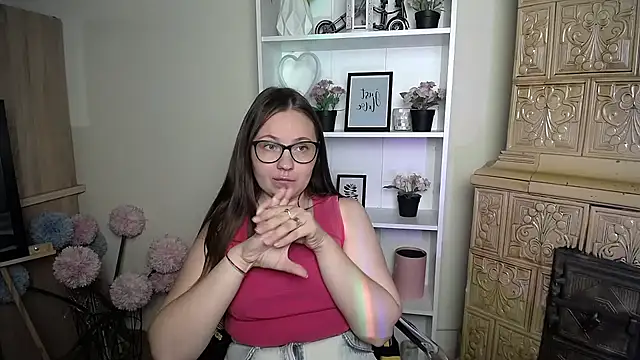 LiliaErmi stripchat live cam model