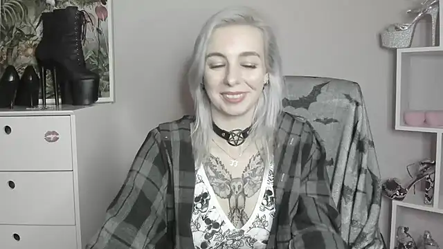 velvetanne stripchat live cam model