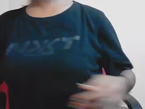 LovingPihu stripchat live cam model