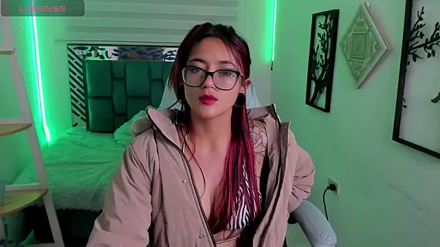 Sara_Red_X1 stripchat live cam model