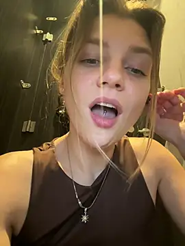 ValenciaShock stripchat live cam model